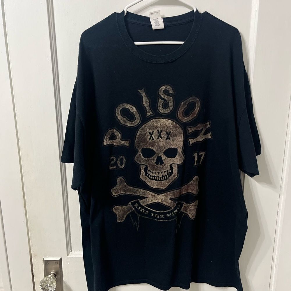 Gildan Black Poison Graphic T-Shirt